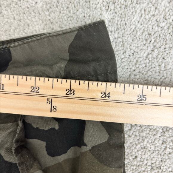 Ecko Unltd Army Green Camo Utility Cargo Shorts Men's Size 48 - Picture 6 of 7